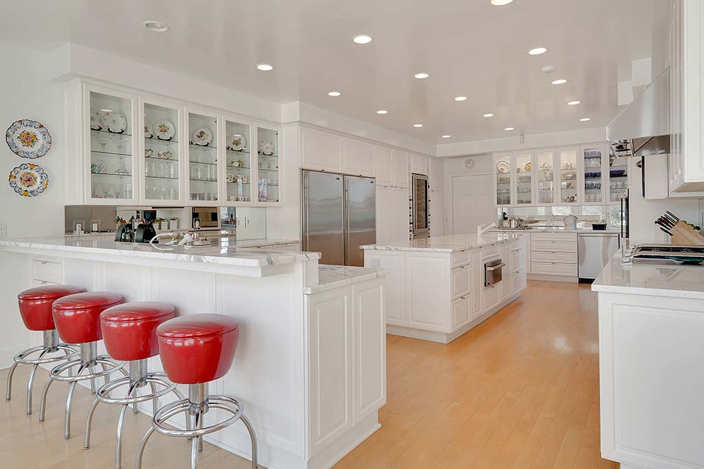 White Kitchen